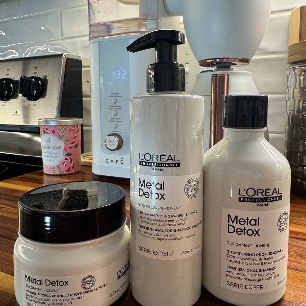 Metal Detox Hair Care Set - White